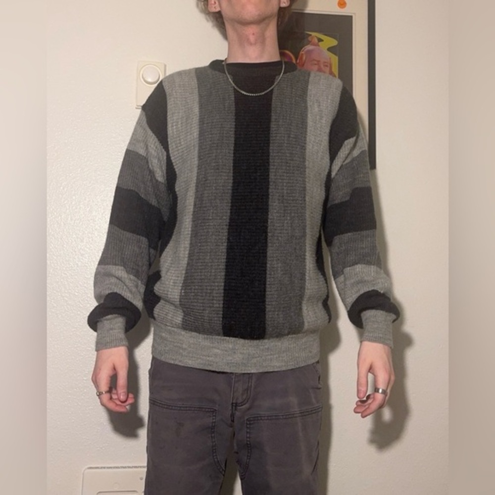 Vintage Men's Grey & Black Striped Crewneck Sweater